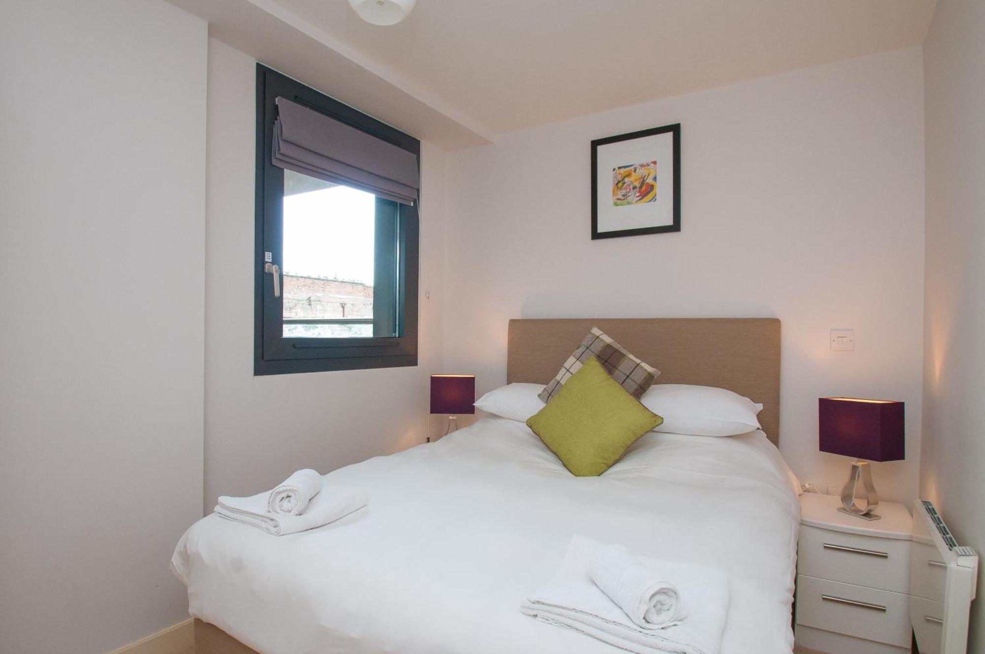 Cleyro Serviced Apartments - Finzels Reach Bristol Room photo